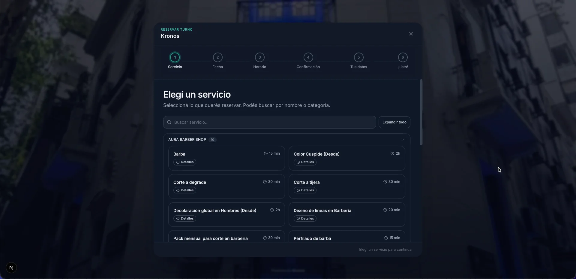 Página pública de reservas de Kronos mostrando servicios agrupados por categoría con duración y precio.